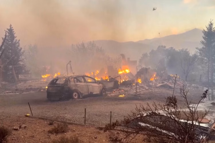 Texas ordena evacuaciones por enorme incendio forestal