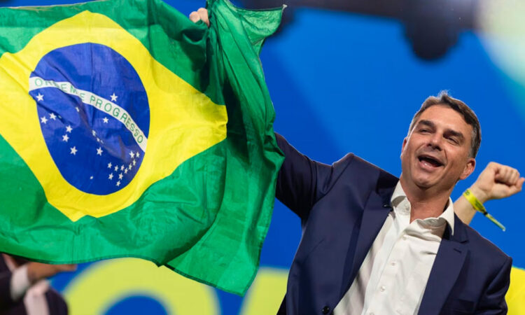 Flávio Bolsonaro presenta plan de gobierno para Brasil