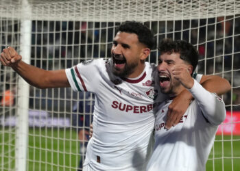 Fábio se convierte en héroe y Fluminense elimina a Independiente Rivadavia