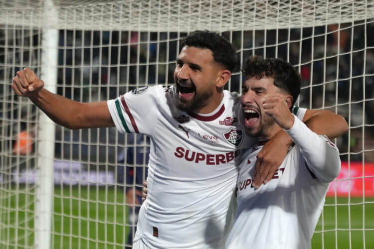 Fábio se convierte en héroe y Fluminense elimina a Independiente Rivadavia