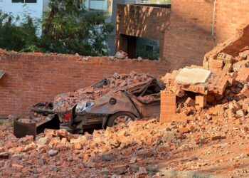 Sismo de magnitud 7.4 sacude Colombia y deja al menos 69 muertos