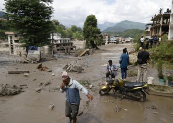 Avalancha en Nepal deja graves daños y zonas sin energía