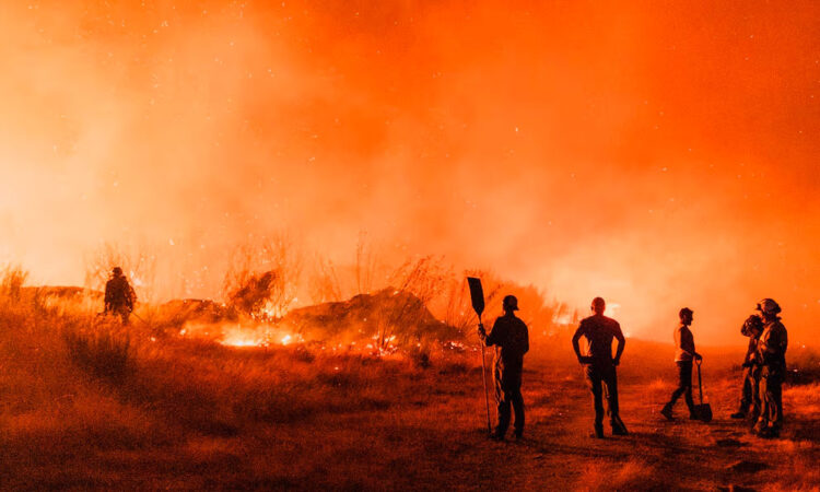 Un muerto y decenas de heridos por incendios forestales en Europa