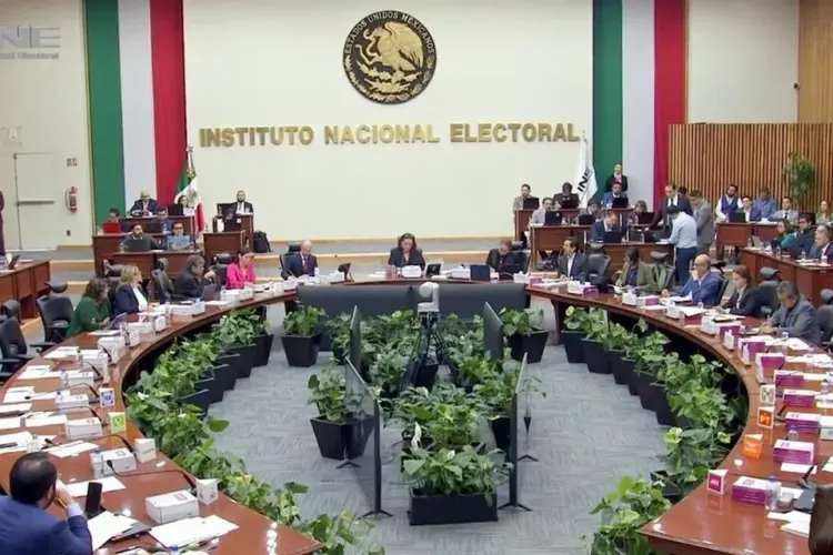 Exigen al INE frenar actos anticipados de Morena