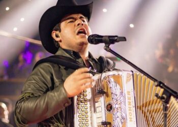 Alfredo Olivas y su familia sufren ataques violentos