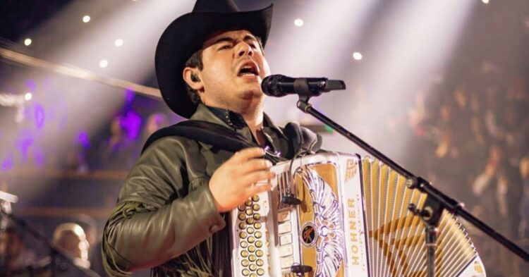 Alfredo Olivas y su familia sufren ataques violentos