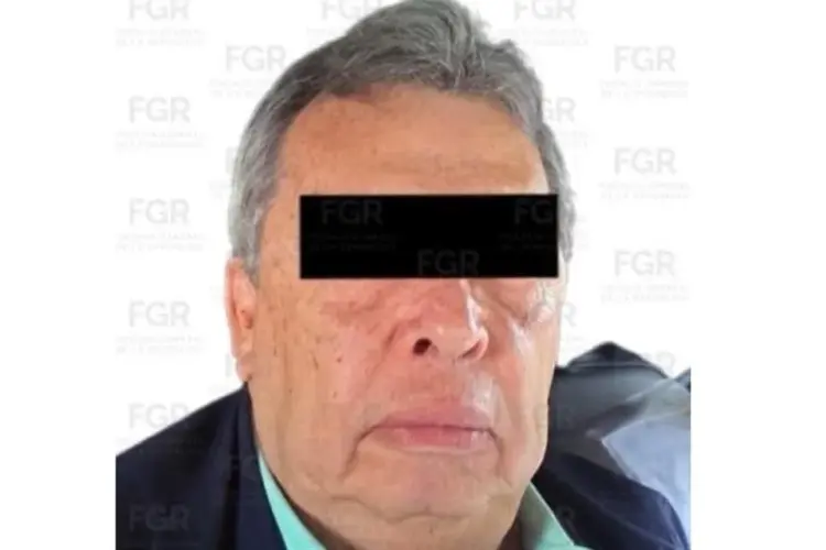 Detienen a ex gobernador de Guerrero por caso Ayoitzinapa