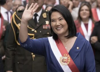 Gobierno de Keiko Fujimori arranca con 60% de respaldo