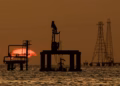 Crisis en Ormuz dispara el precio internacional del petróleo