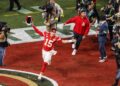 Eric Bieniemy sigue alejado de Chiefs por crisis familiar