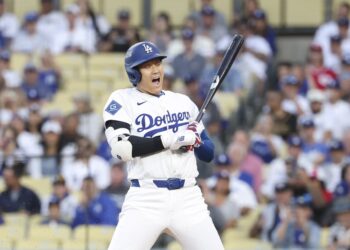 Dodgers cortan mala racha y Dave Roberts no celebra