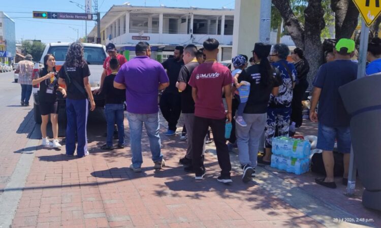 Refuerzan hidratación por calor en Nuevo Laredo