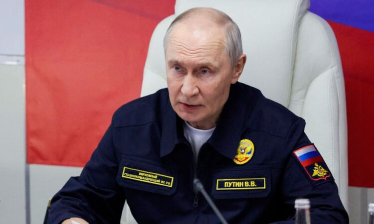 Putin amenaza con interceptar buques occidentales por acciones de la UE