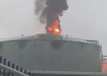 Se incendia tanque en complejo Pajaritos de Pemex
