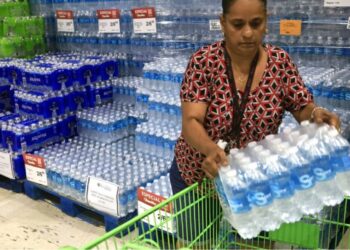 Puerto Rico raciona agua a más de 500 mil personas