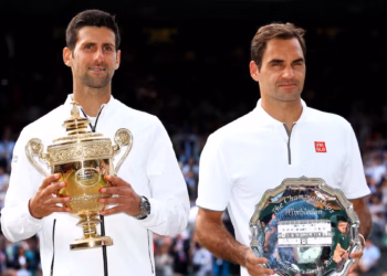 Federer reconoce a Djokovic como el mejor de la historia