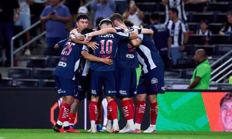 Rayados de Monterrey golea a Juárez en el BBVA