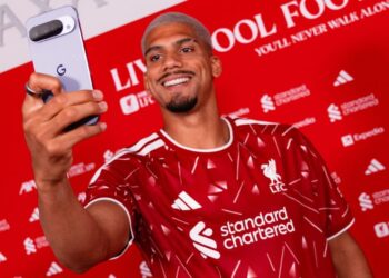 Ronald Araújo al Liverpool: defensa uruguayo llega cedido por una temporada