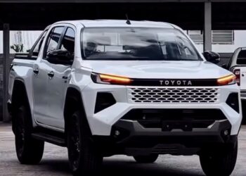 TOYOTA HILUX 2027