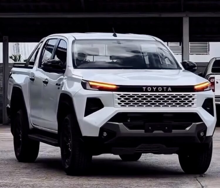 TOYOTA HILUX 2027