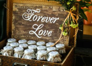 Recuerdos para la misa de boda y preparativos de iglesia