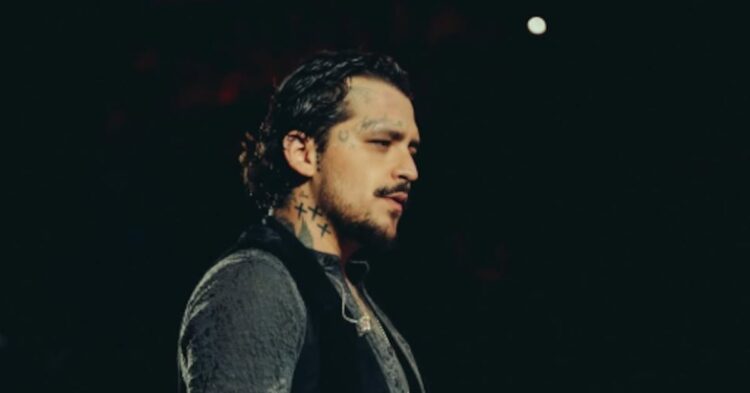Christian Nodal se tatúa y lo comparan con Lupillo Rivera