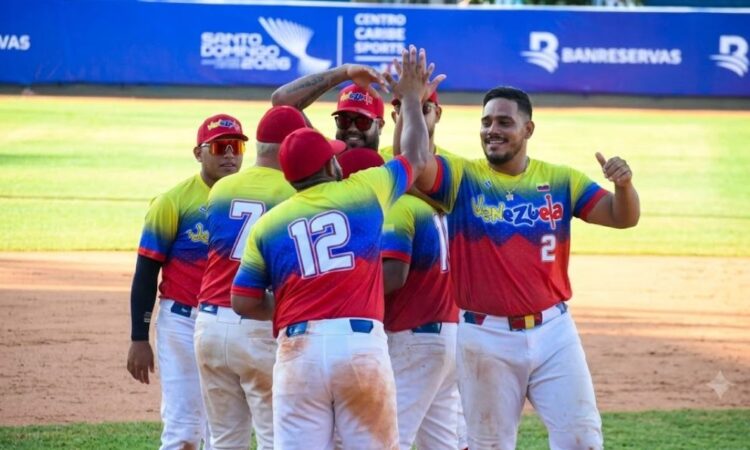 México cae ante Venezuela en duelo clave del softbol masculino
