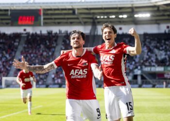 Mateo Chávez da dos asistencias en goleada del AZ