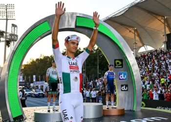 Isaac del Toro renueva con UAE Team Emirates hasta 2031