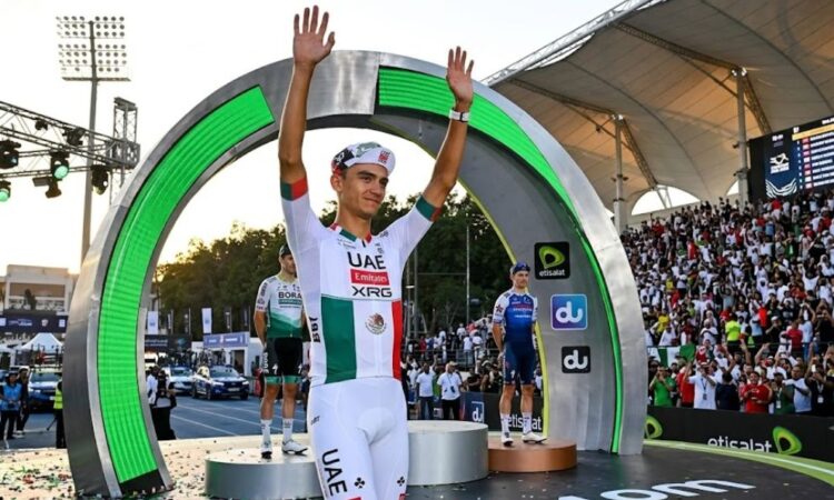 Isaac del Toro renueva con UAE Team Emirates hasta 2031
