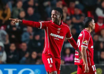 ¡Con 10! Toluca vence 2-1 a Querétaro en la Jornada 5