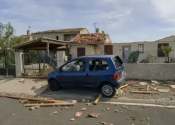 Tornado golpea Pomas, Francia, y deja decenas de heridos