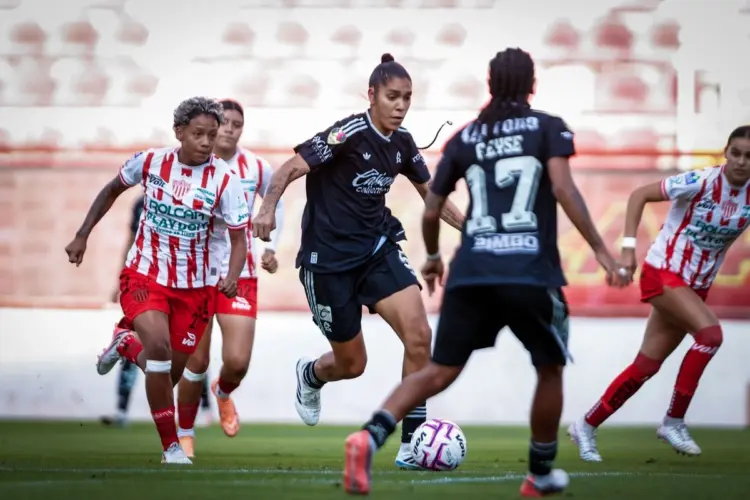 América aplasta a Necaxa y suma cuatro victorias consecutivas