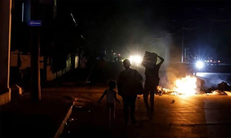Crisis energética deja a Cuba con cortes masivos de electricidad