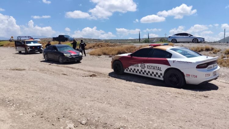Aseguran vehículo con placas sobrepuestas