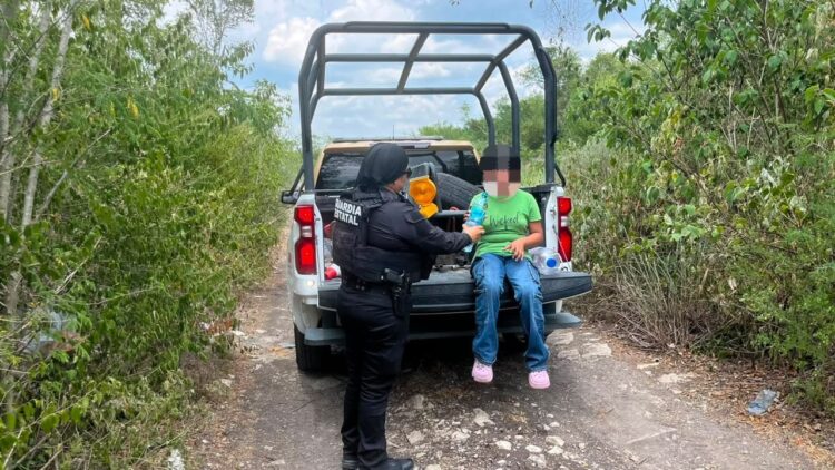 Resguardan a menor que deambulaba en carretera de Casas