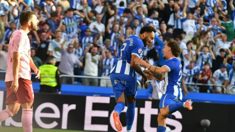 Aubameyang brilla en triunfo 3-1 del Deportivo ante Valencia