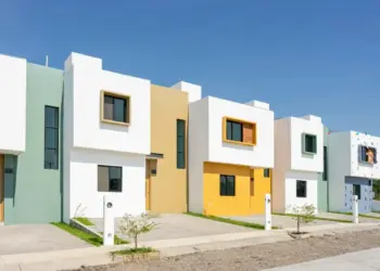Enfrentan mexicanos retos para dar enganche de vivienda