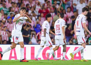 Ricardo Marín da el triunfo a Chivas ante Santos