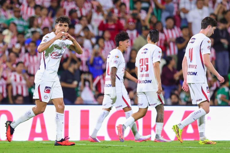 Ricardo Marín da el triunfo a Chivas ante Santos