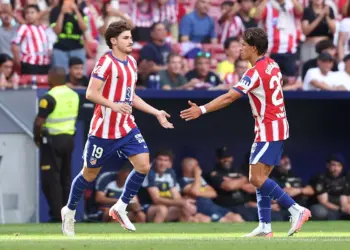 Julián Álvarez sigue en el Atlético pese al conflicto con la afición