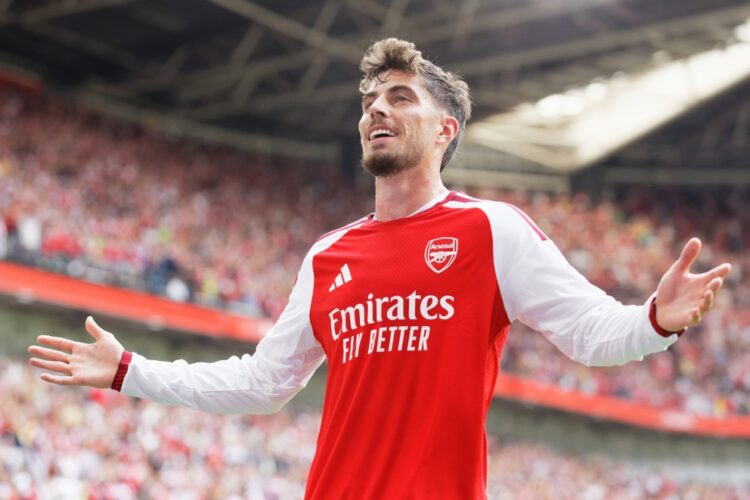 Arsenal destroza al City y levanta la Community Shield en Cardiff