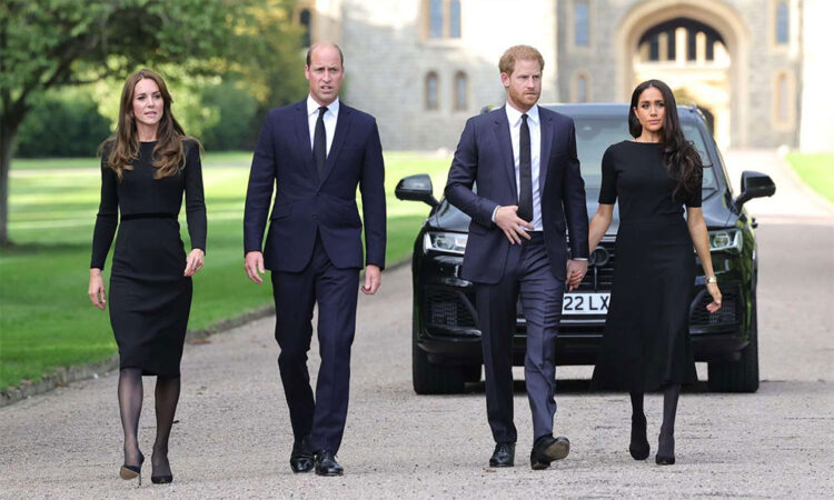 Príncipe William reacciona a regreso de Harry y Meghan al Reino Unido