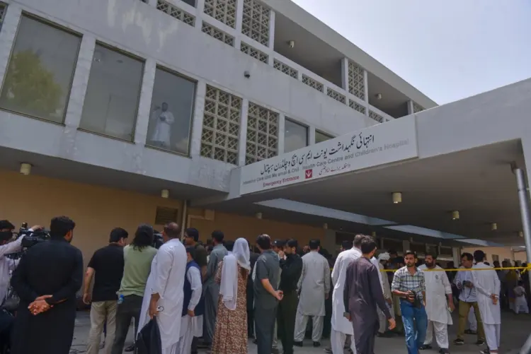 Tragedia en Pakistán: mueren 14 bebés en incendio