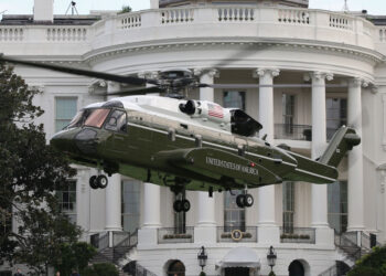 Marine One y un avión comercial protagonizan incidente aéreo en Washington