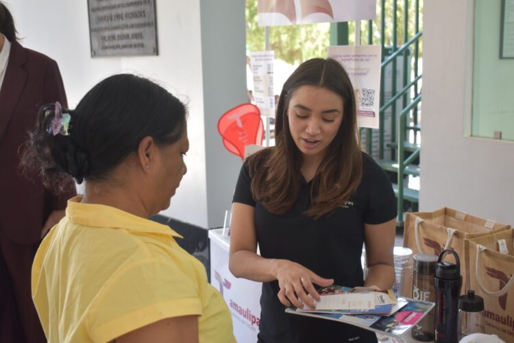 Acercan servicios a estudiantes tamaulipecos en NL