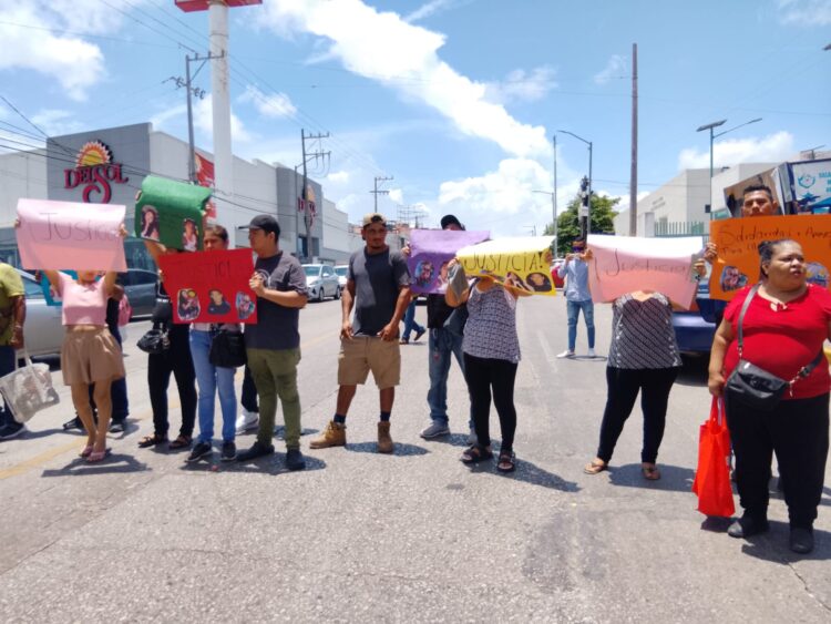 Protestan por víctimas del puente Tampico