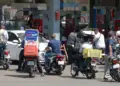 Irán registra largas filas por temor a escasez de gasolina