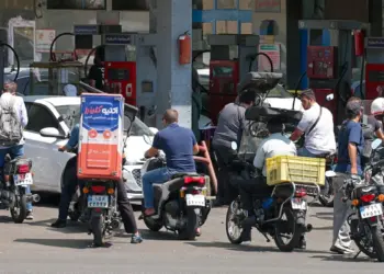 Irán registra largas filas por temor a escasez de gasolina