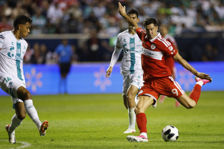 Chicago Fire remonta y derrota a Santos Laguna
